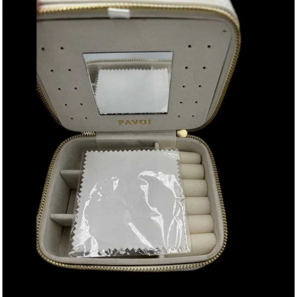 PAVOI Jewelry Case Women Cream Travel Square Zip Faux Leather Organizer